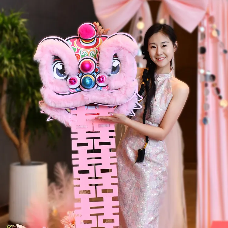 结婚狮子头灯新娘晨袍拍照背景装饰婚礼接亲手持道具创意舞狮摆件
