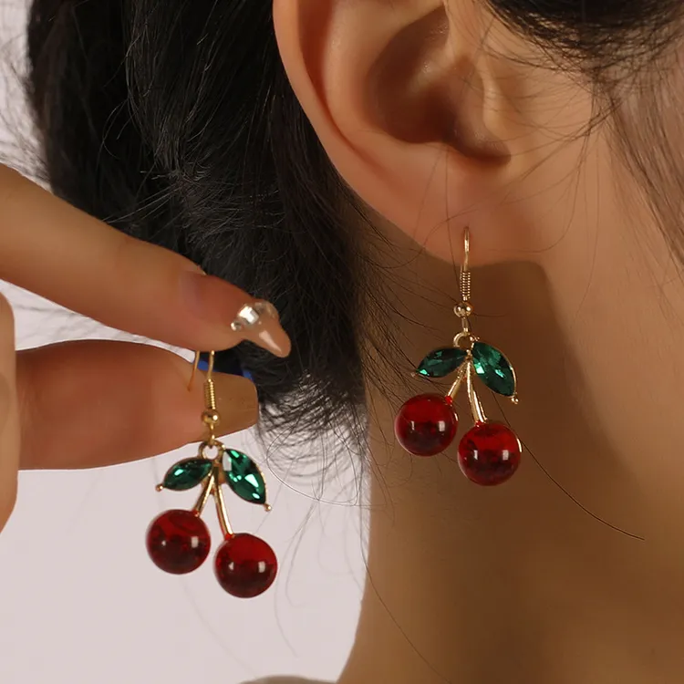铜合金耳饰 2025夏季新款耳环红樱桃小众独特车厘子设计感耳饰潮