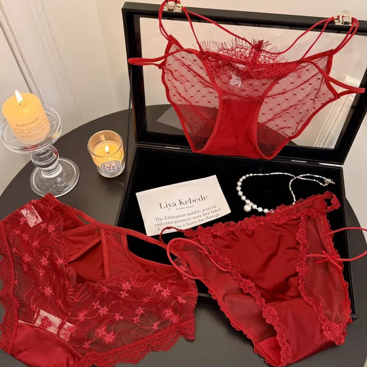 本命红蕾丝内裤女士低腰冰丝缎面纯棉裆部性感纯欲新年三角裤