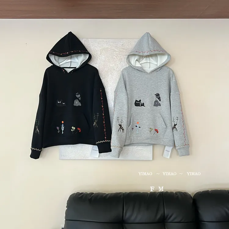 赵小小【多彩刺绣工艺 】9319 卡通图案印花连帽卫衣宽松学院风上衣