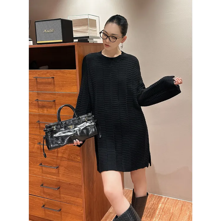 AME  几何毛衣   织物之美量感暖绞纹毛衣ZD10SMHJ321