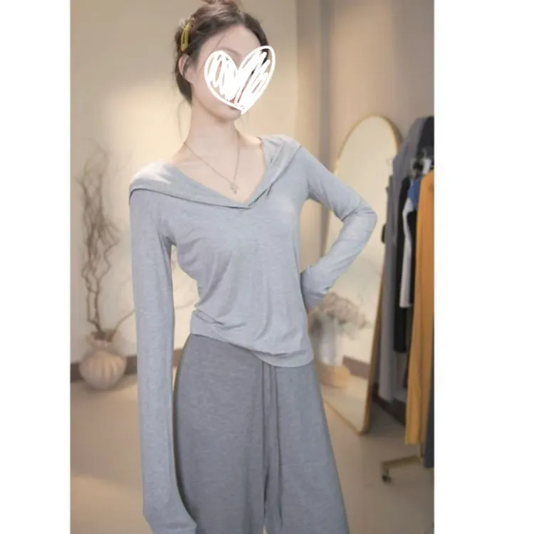 2025年秋季新款韩系时尚简约纯色连帽设计百搭显瘦小众气质女上衣