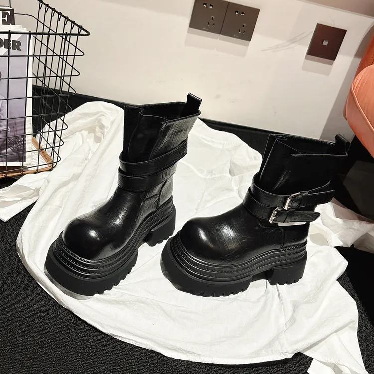 东大门~厚底增高皮带扣马丁靴女2025秋冬新款套筒短靴ins风骑士靴