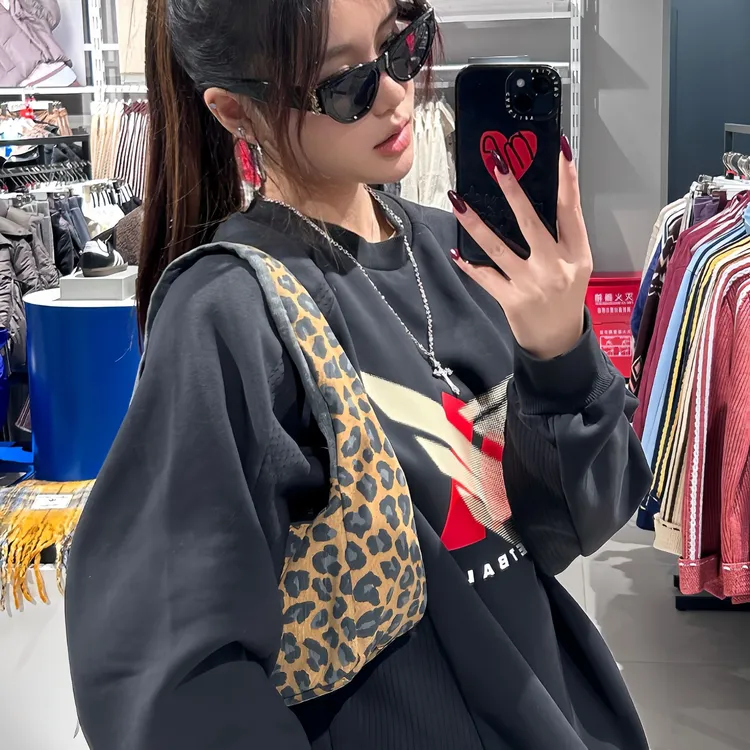 adidas/阿迪达斯新年款篮球针织加绒宽松圆领卫衣套头衫KT0626