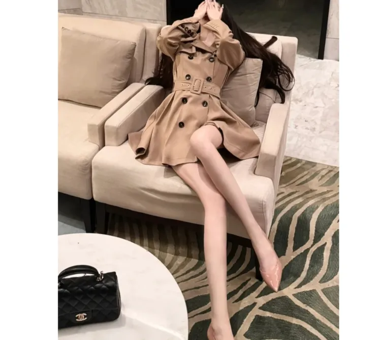 【 秋叶落畔】2025新品秋季 小个子显瘦卡其气质收腰短款时尚风衣女