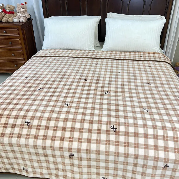 纯色被套毯-A类270克防静电牛奶棉绒包边款双面加厚简约亲肤软糯