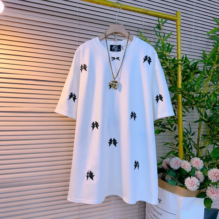 8512胖妹妹春秋新款时尚圆领中长款设计感重工蝴蝶结气质经典T衫