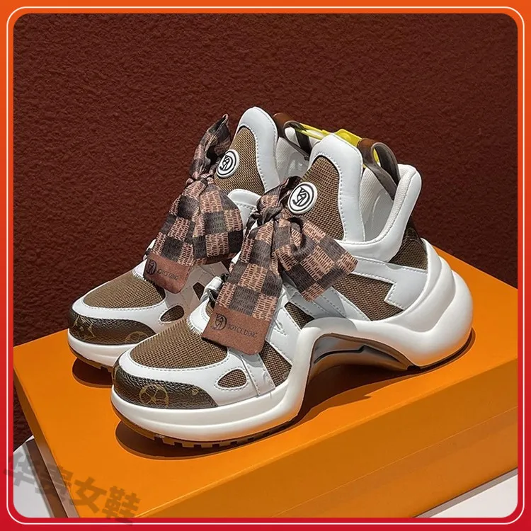 超火的炸街老爹鞋女2024新款弓形桥底运动鞋春夏秋冬季潮牌小白鞋