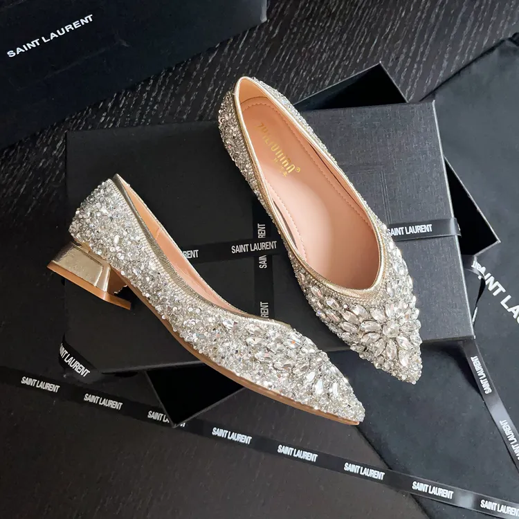 软底尖头中跟气质单鞋女2025新款百搭水钻坡跟浅口鞋粗跟婚礼鞋34