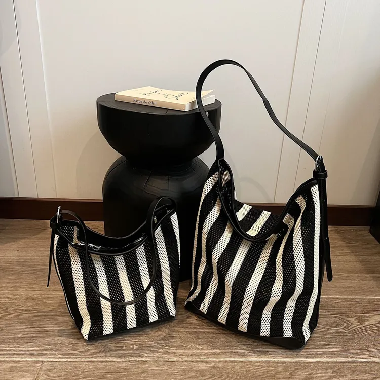 韩版小众设计双肩包女式2025新款秋季潮时尚帆布单肩包百搭托特包