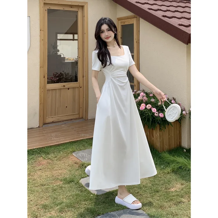 实拍现货大码女装温柔风显瘦收腰法式方领连衣裙胖MM时尚简约长裙