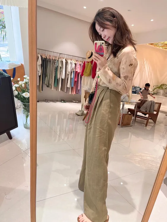 2025春夏设计感高级V领上衣长袖印花衬衣百搭高腰 休闲裤两件套