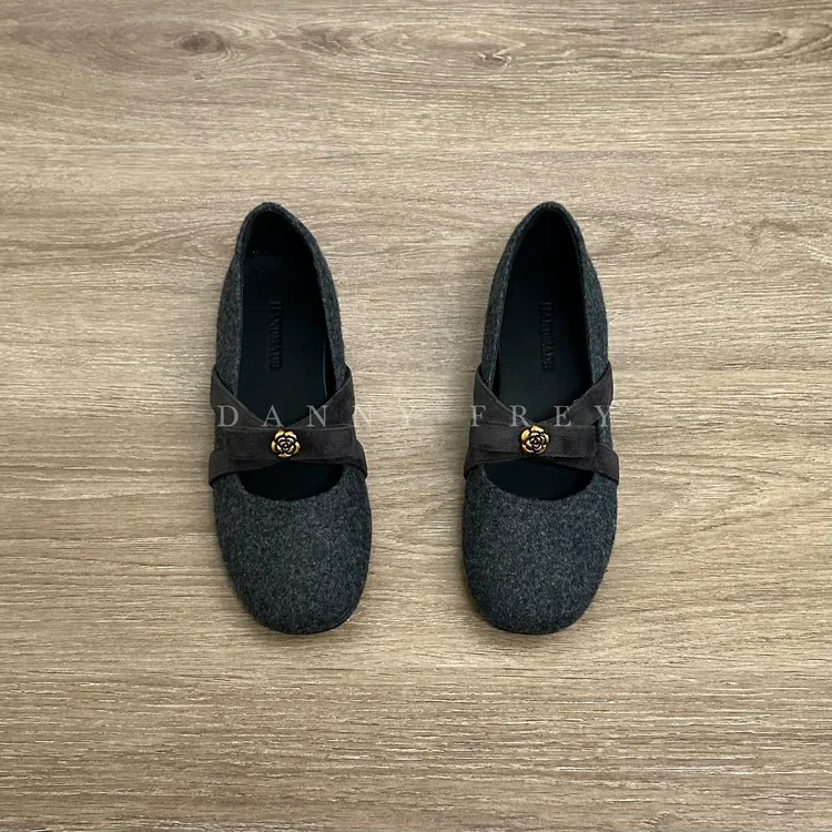 Dannyfrey少女冬季浅口休闲一脚蹬通勤内增高花朵装饰单鞋4.5CM