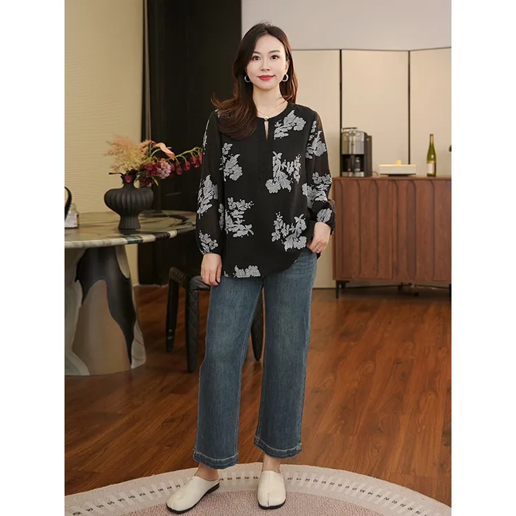 【猫猫】清爽氧感 莱赛尔天丝刺绣衬衫女设计感轻薄时尚衬衣MC5928