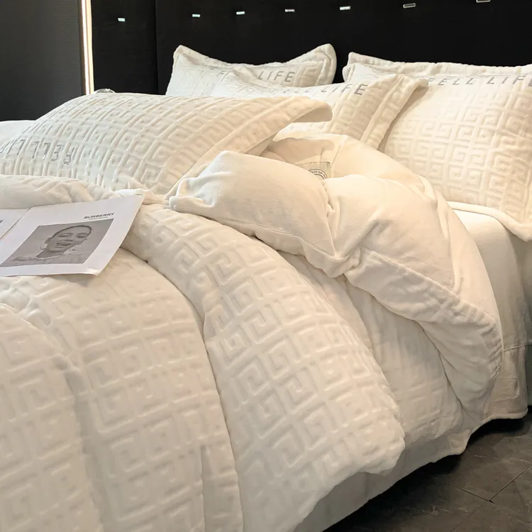 冬季加厚牛奶绒四件套加绒双面珊瑚绒高端轻奢床单床盖款白色床品