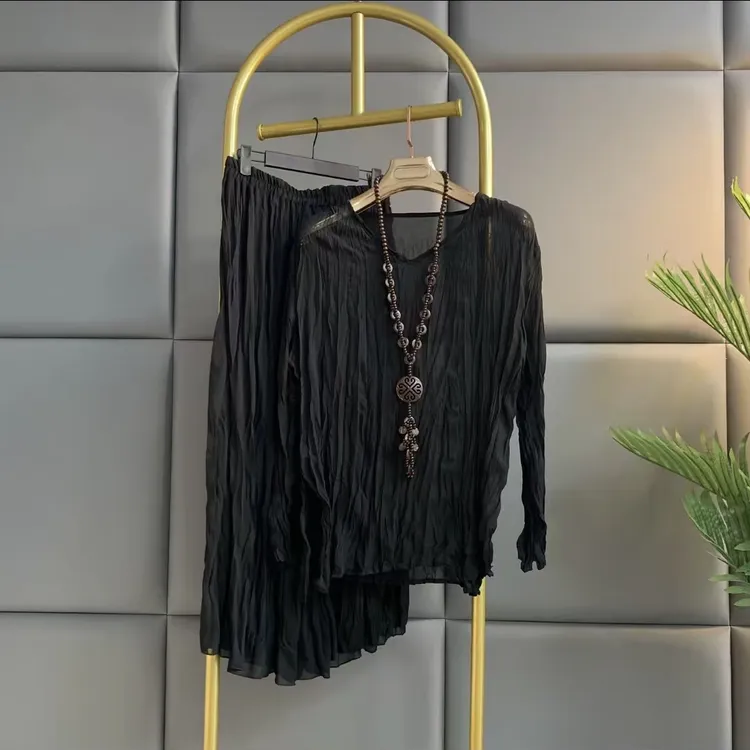 新款大码高级感防晒褶皱V领长袖开叉上衣搭配半身裙气质显瘦套装