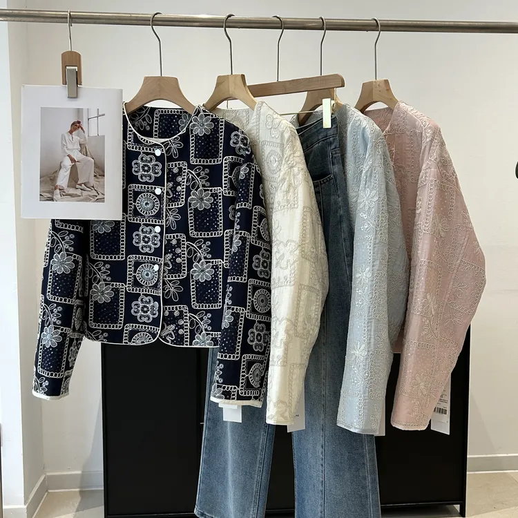 国风新元素~气质温柔 圆领精致刺绣亮片别致设计短款卷袖外套