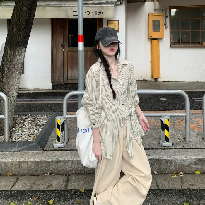 2025秋季新款法式气质风设计感高级感百搭条纹单排扣POLO领衬衫女