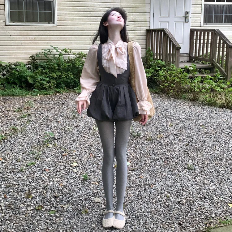 2025秋季穿搭套装女韩系设计感长袖粉色衬衫背带花苞短裤子两件套