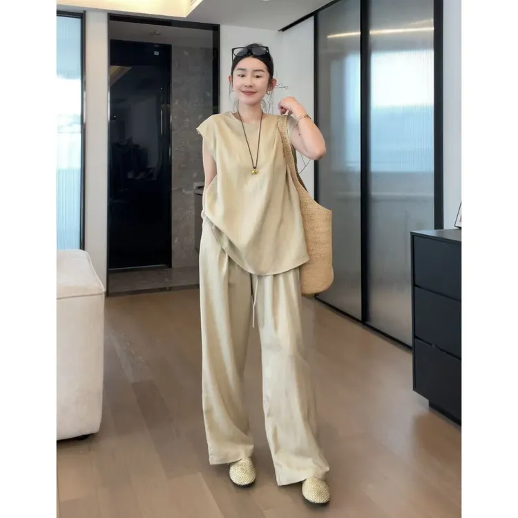 玖了个玖 2025夏季小众设计无袖开叉T恤休闲裤两件套 2505C2439