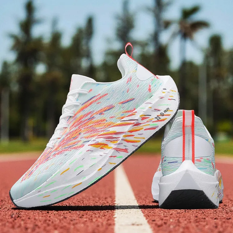 赤兔8PRO男款防滑跑步鞋2025体测缓震透气轻便学生竞速训练运动鞋