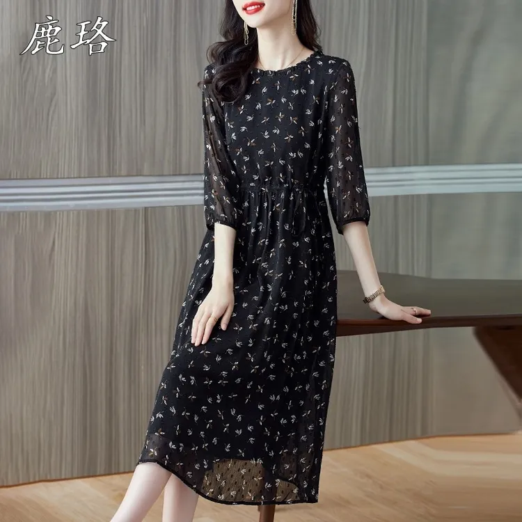 雪纺连衣裙女士2025新款春秋高端七分袖中年妈妈夏装宽松遮肚裙子