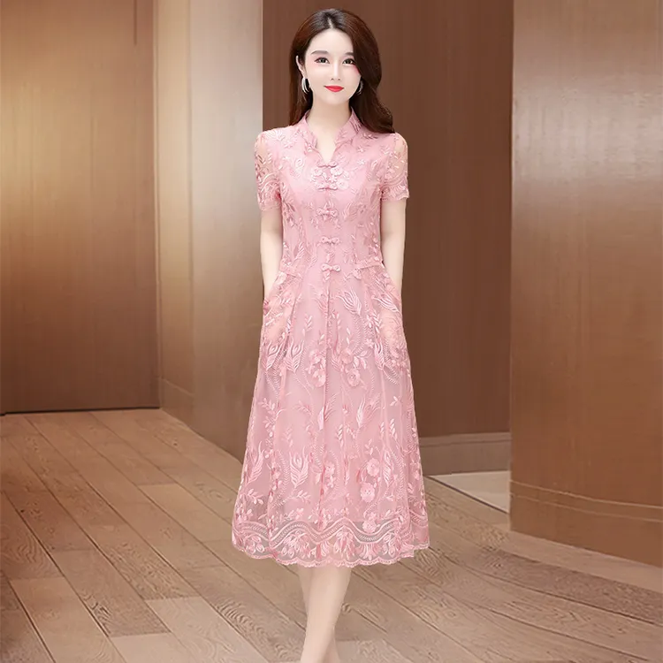 低领蕾丝改良旗袍连衣裙女夏2025新款年轻款气质高端名媛妈妈礼服