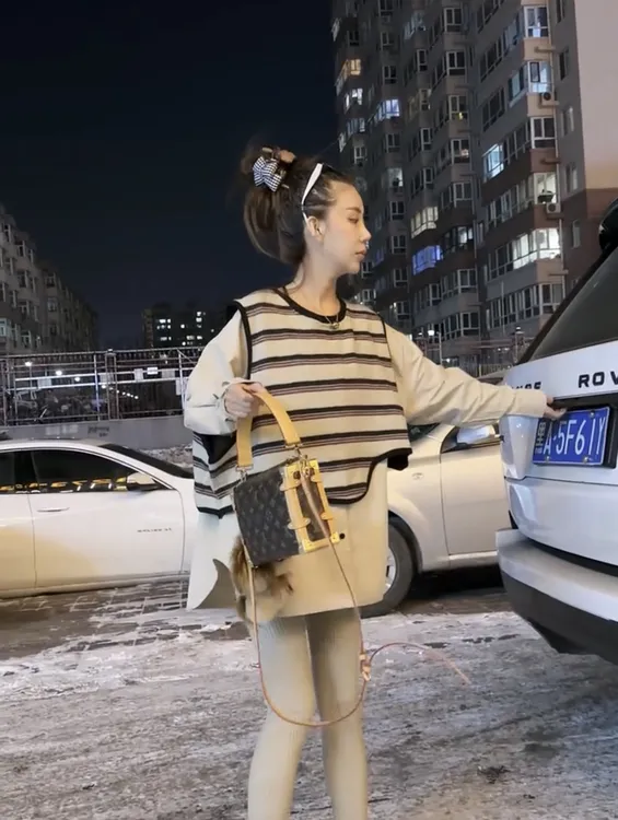 2025秋季新款设计感小众百搭宽松拼接假两件女韩系时尚长袖衬衫潮