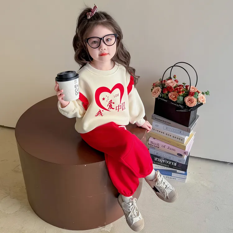 秋季宝宝衣服2025新款可爱超萌儿童衣服女童我爱中国套装爱国风潮