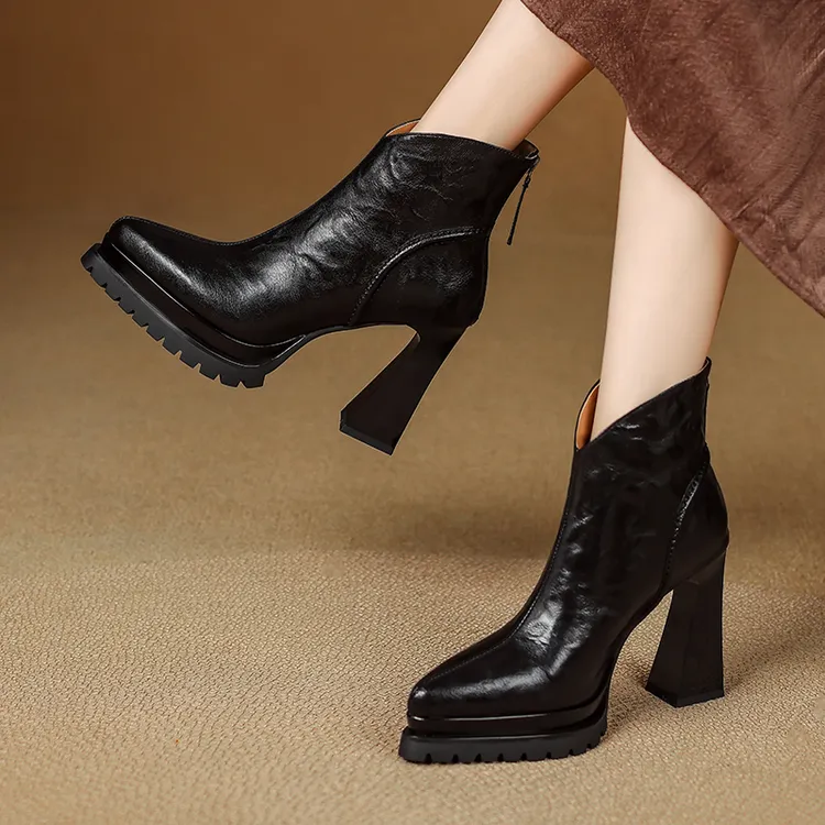 10cm秋冬尖头女靴百搭粗跟厚底防水台真皮靴子女高跟复古时尚短靴