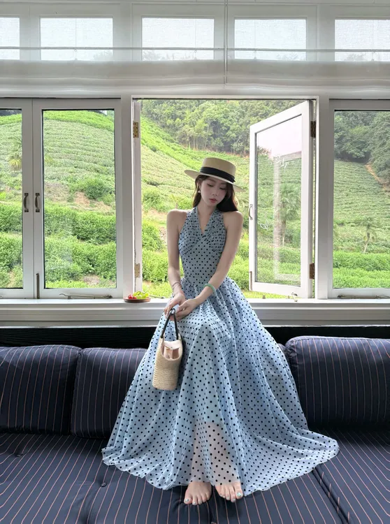 EIA一尧【优雅启示录】法式波点收腰连衣裙挂脖复古气质度假大摆裙