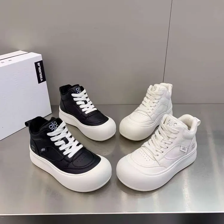 2025冬季新款厚底增高加绒小白鞋女轻便百搭大头鞋子运动休闲鞋潮