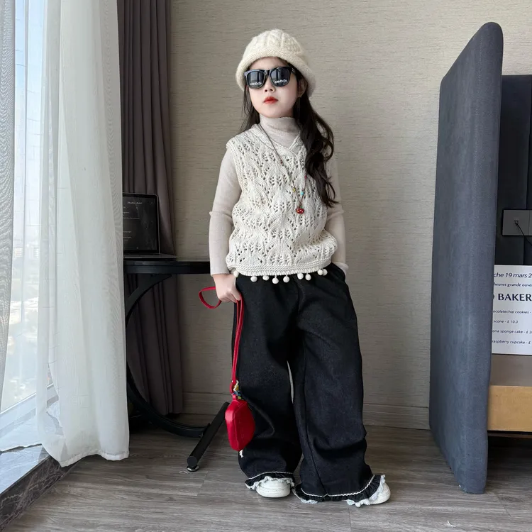女童韩版洋气加厚镂空马甲毛衣三件套中大童加绒花边牛仔阔腿裤