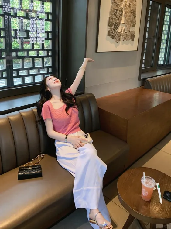 2025夏季新款法式小众方领针织短袖洋气百搭休闲裤气质显瘦两件套