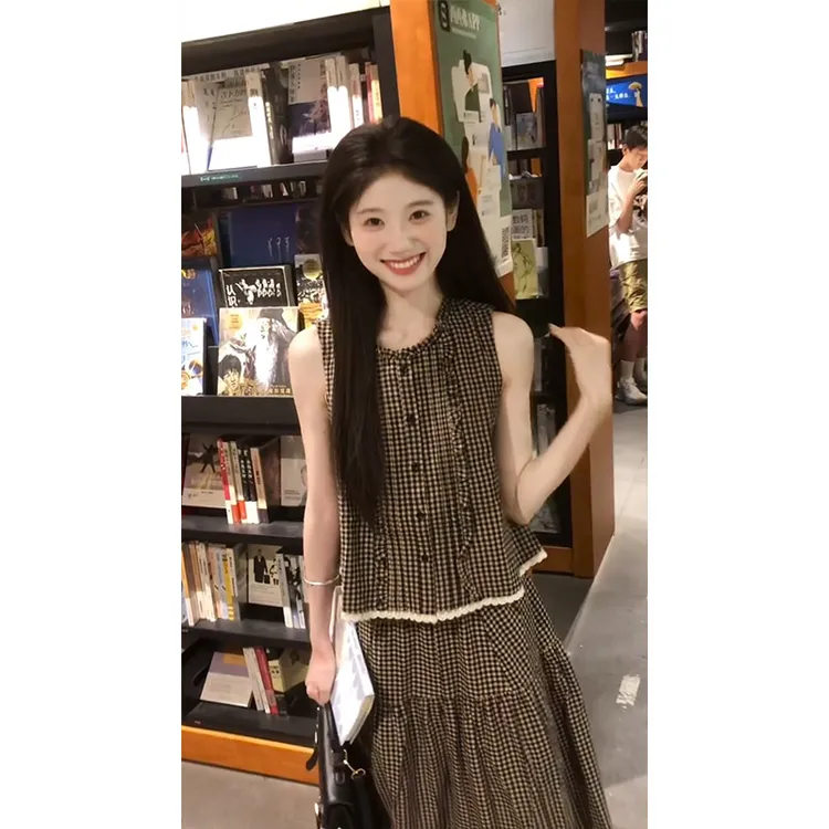 甜美宽松少女感蕾丝花边套装2025夏季女格纹无袖背心半身裙两件套