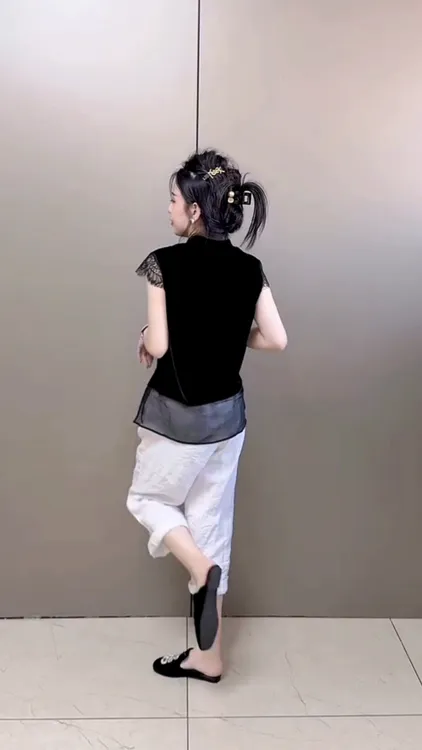 时尚重工钉珠盘扣宽松显瘦新中式国风丝绒拼蕾丝袖夏季小衫