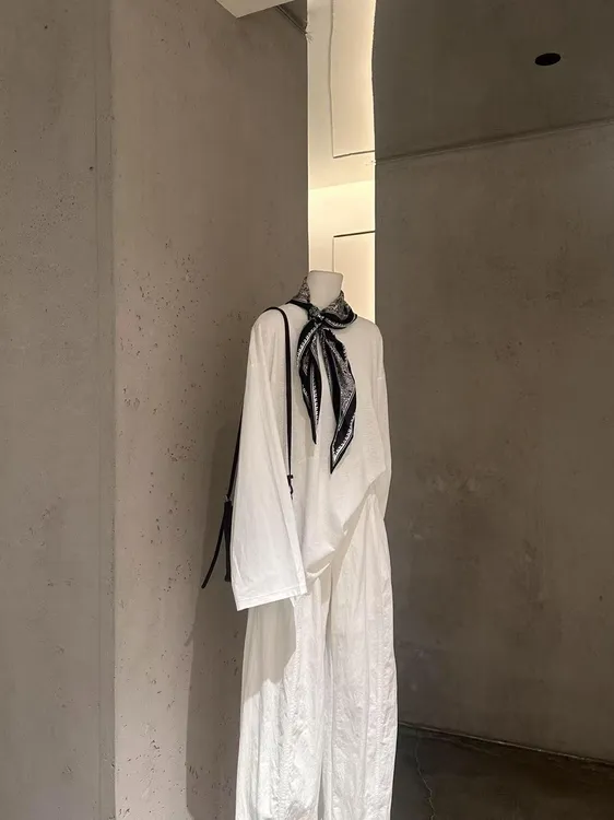 清纯系夏日穿搭套装小香风休闲独特漂亮松弛感白色上衣裤子两件套