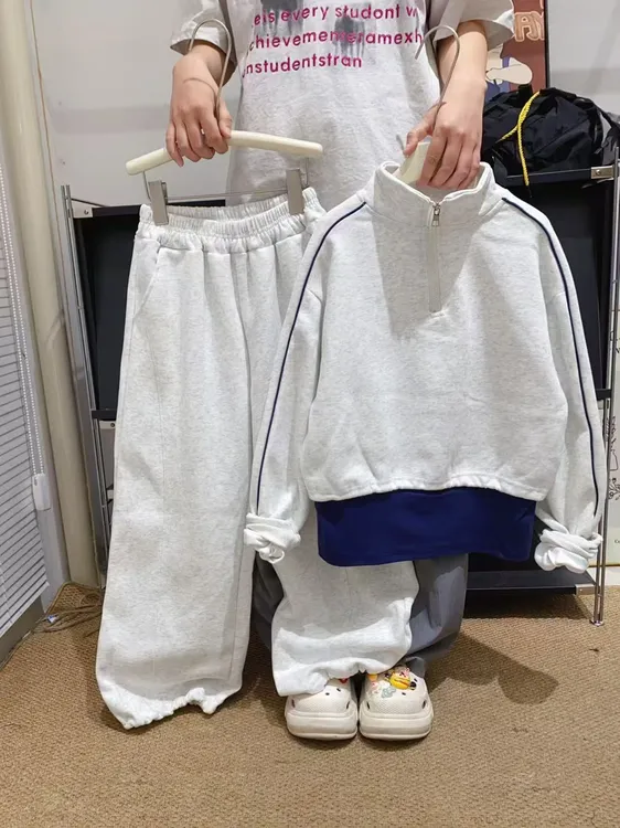 运动套装半拉链两件套