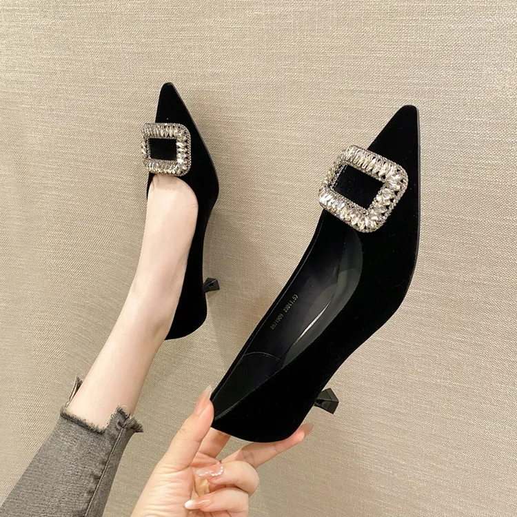 【万达撤柜】水钻方扣尖头高跟鞋2025秋季韩版新款细跟中跟套脚绒