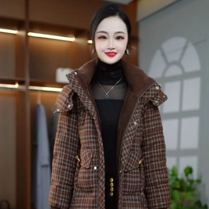 洋气秋冬季气质减龄保暖加厚时尚羽绒服M-4XL