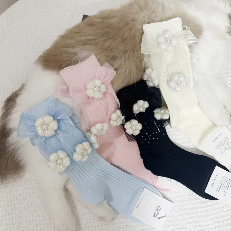 袜子女烫钻透气蝴蝶结公主风ins潮学生秋冬季立体饰品长筒袜