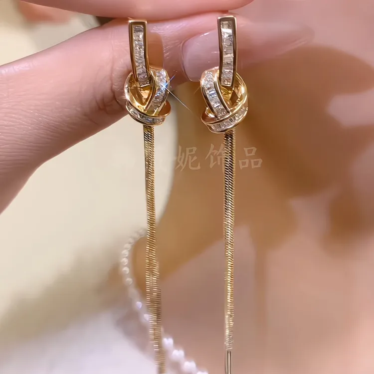 铜合金合成锆石耳饰 新款轻奢高级感长款绳结流苏耳坠