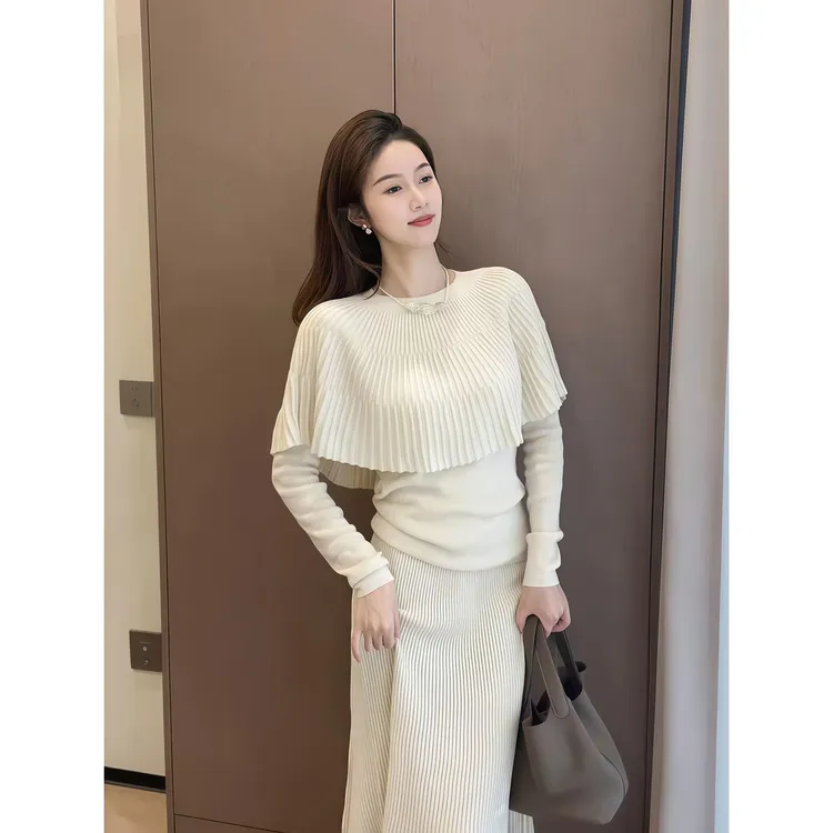 纯欲千金风高级感斗篷披肩上衣女秋季新款掐腰包臀连衣裙针织套装
