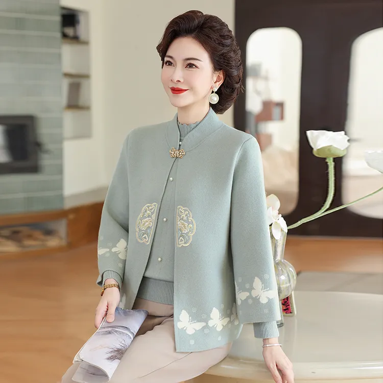 2025年妈妈新款立领宽松型真两件套中老年女装复古民族风毛呢针织