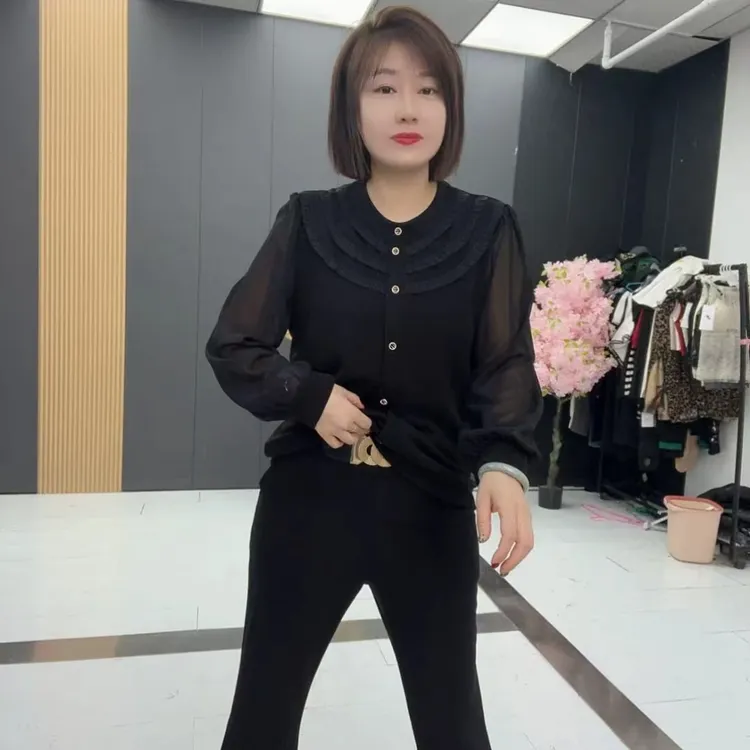 2962早春新款圆领时尚气质洋气减龄百搭显瘦长袖打底衫