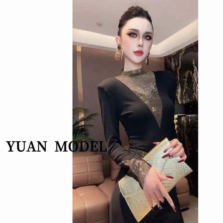 YUAN MODEL/媛老板-时装网格气质V领长袖T恤打底上衣 110409