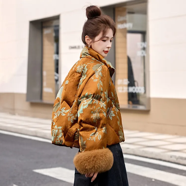 新中式羽绒服女爆款2025新款加厚白鸭绒洋气狐狸毛冬季时尚短外套