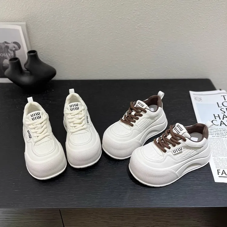 2025秋季新款小个子6cm轻便厚底时尚真皮女休闲小白鞋潮流松糕鞋