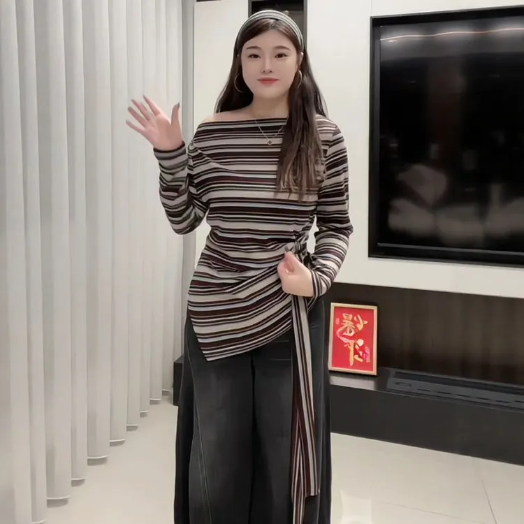 大码女装胖mm设计感一字肩绑带条纹不规则针织衫2025秋季显瘦上衣