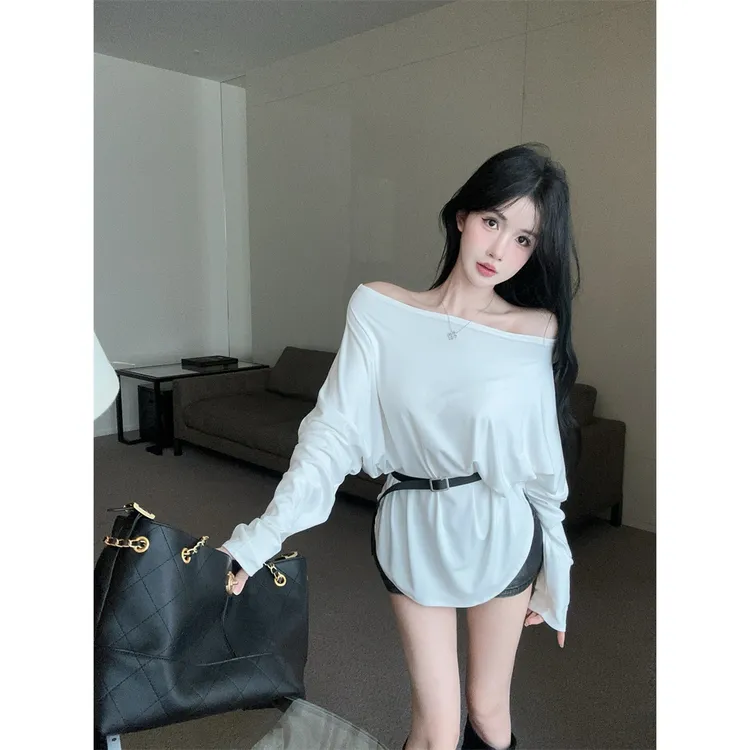 松弛感慵懒风气质一字肩蝙蝠袖白色T恤性感露肩宽松上衣女配腰带